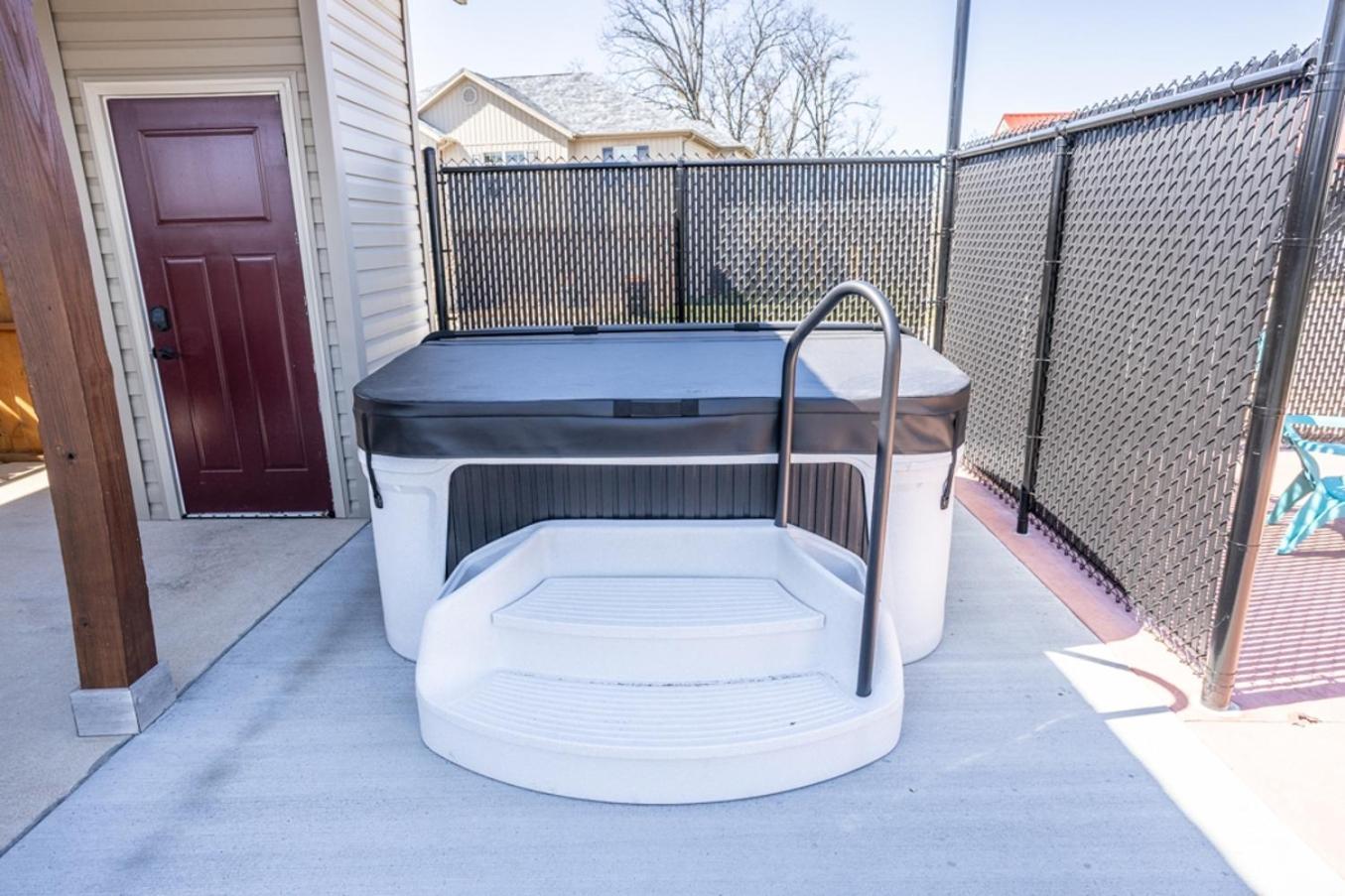 Tiny Home With Hot Tub Near Ft Leonard Wood! Waynesville Exteriör bild